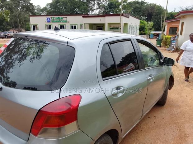 Toyota Vitz 2010 Gray