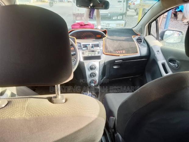 Toyota Vitz 2010 Gray