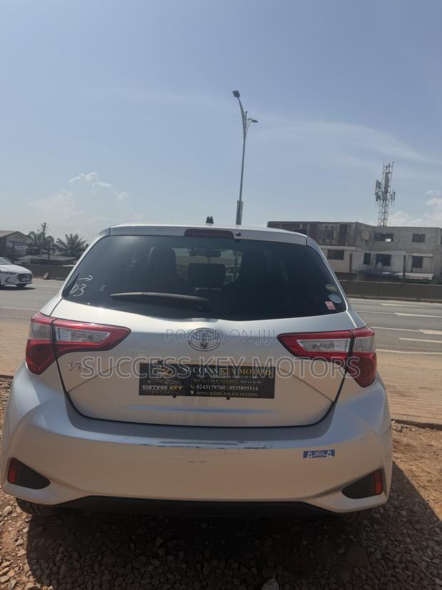 Toyota Vitz 1.3 AWD 5dr 2017 Silver