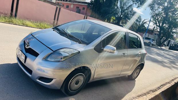 Toyota Vitz 1.0 FWD 3dr 2010 Silver