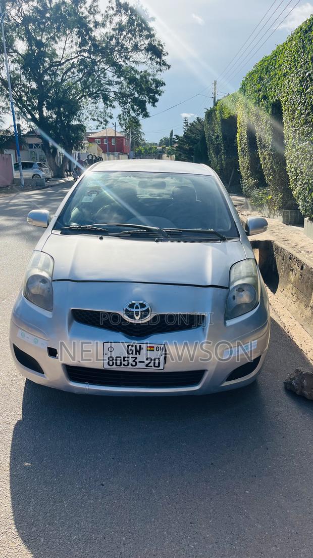 Toyota Vitz 1.0 FWD 3dr 2010 Silver
