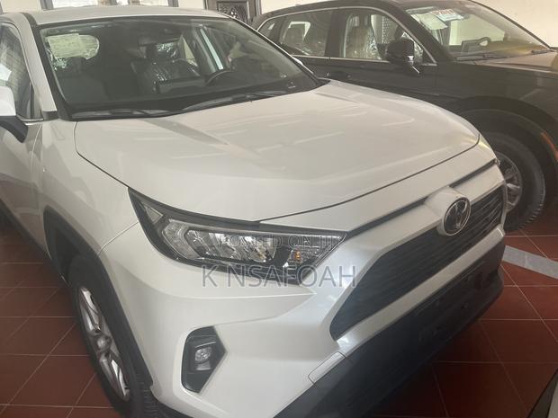 New Toyota RAV4 2024 White