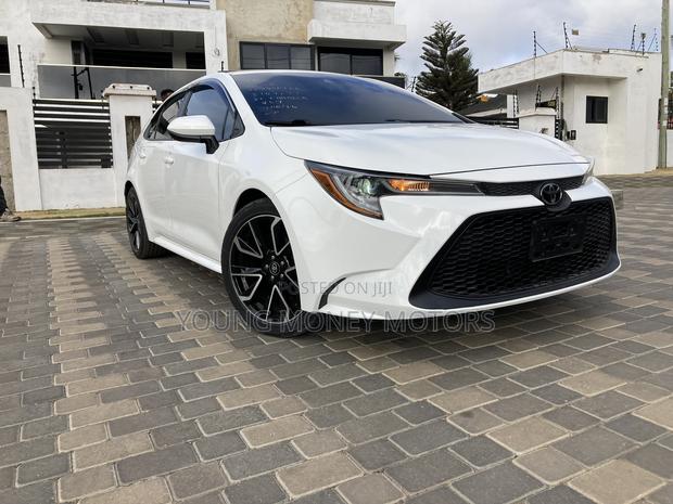 Toyota Corolla SE 2021 White