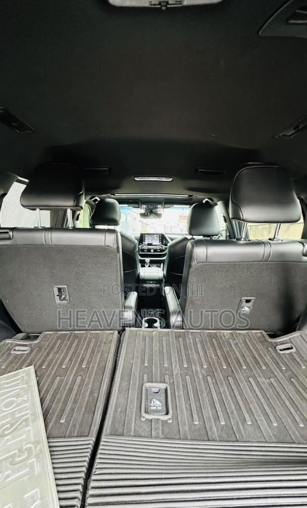 Toyota Highlander 2022 Gray
