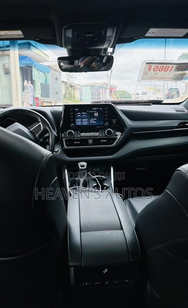 Toyota Highlander 2022 Gray