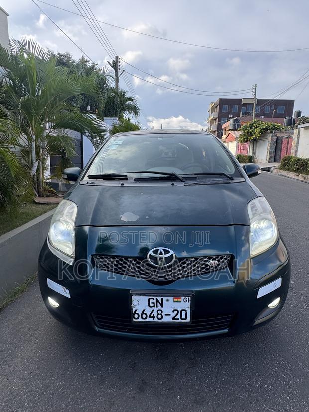 Toyota Vitz 1.3 AWD 3dr 2010 Green