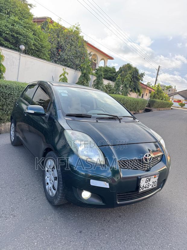 Toyota Vitz 1.3 AWD 3dr 2010 Green