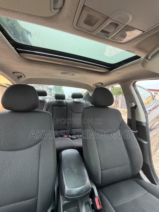Hyundai Elantra Limited Sedan FWD (1.8L 4cyl 6A) 2016 Blue
