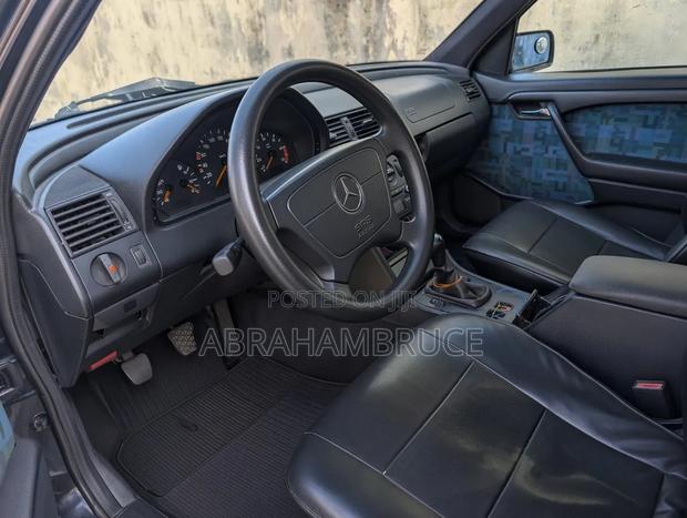 Mercedes-Benz C180 1995 Black