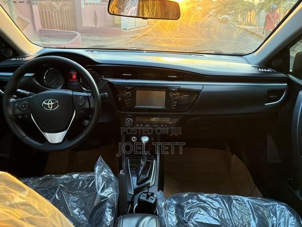 Toyota Corolla 2015 Blue