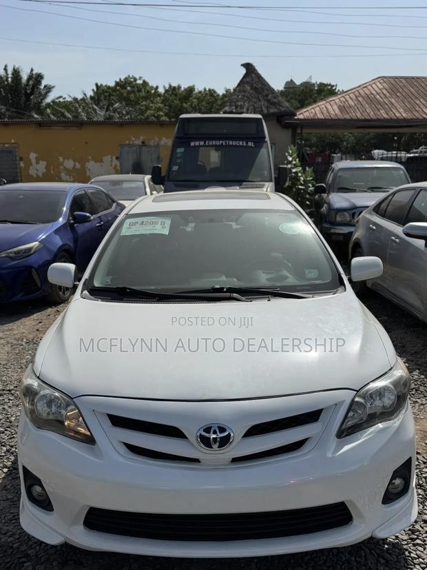 Toyota Corolla S 4dr Sedan (1.8L 4cyl 4A) 2013 White