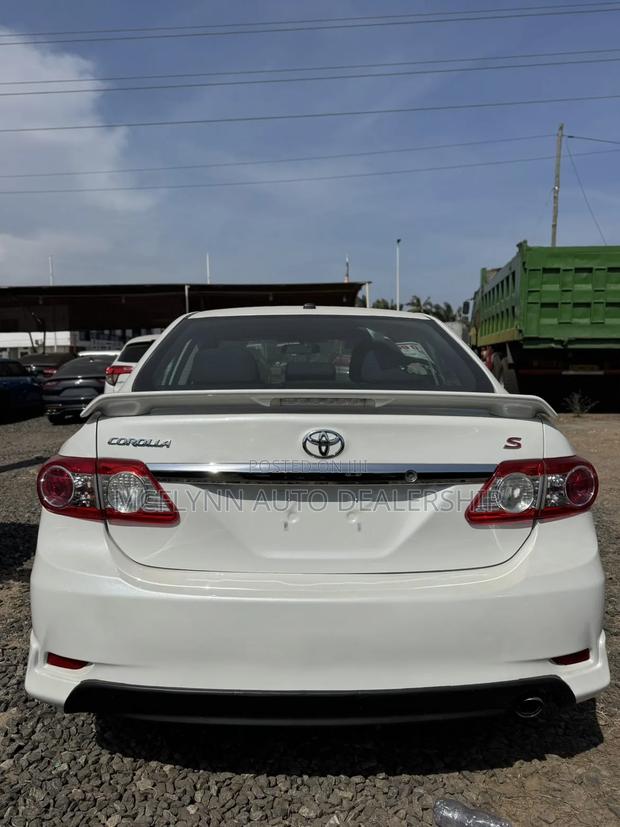 Toyota Corolla S 4dr Sedan (1.8L 4cyl 4A) 2013 White