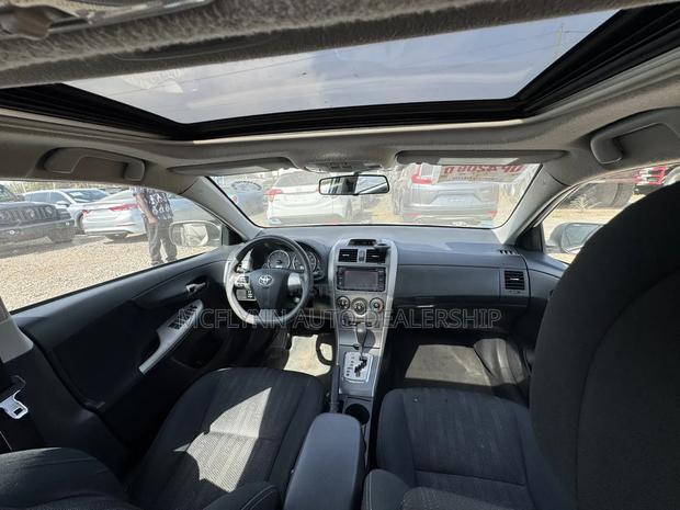 Toyota Corolla S 4dr Sedan (1.8L 4cyl 4A) 2013 White