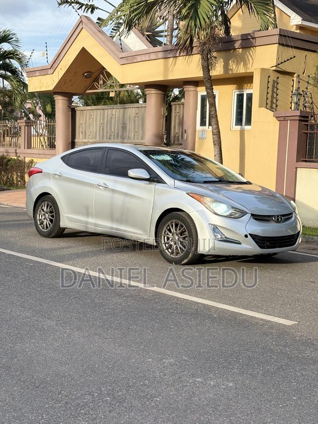 Hyundai Elantra Limited Sedan FWD (1.8L 4cyl 6A) 2013 Silver
