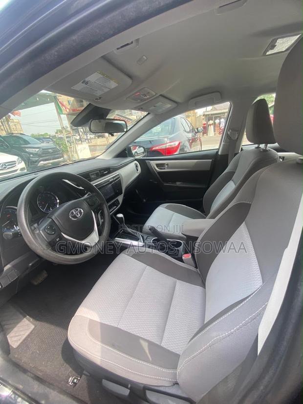 Toyota Corolla LE (1.8L 4cyl 2A) 2019 Gray