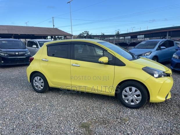 Toyota Vitz 1.3 AWD 3dr 2015 Yellow