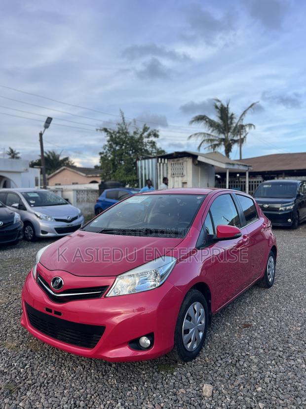 Toyota Vitz 1.3 AWD 3dr 2013 Pink