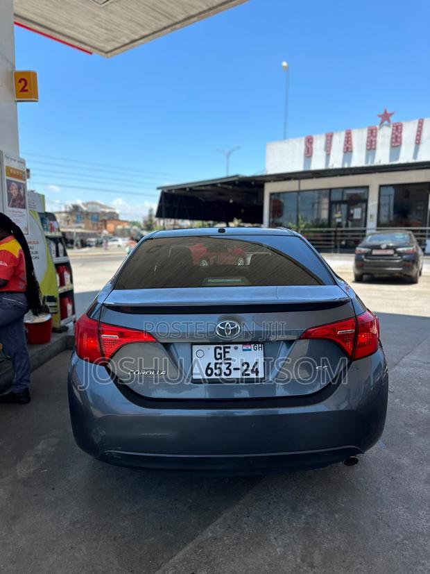 Toyota Corolla LE 4dr Sedan (1.8L 4cyl CVT) 2017 Gray