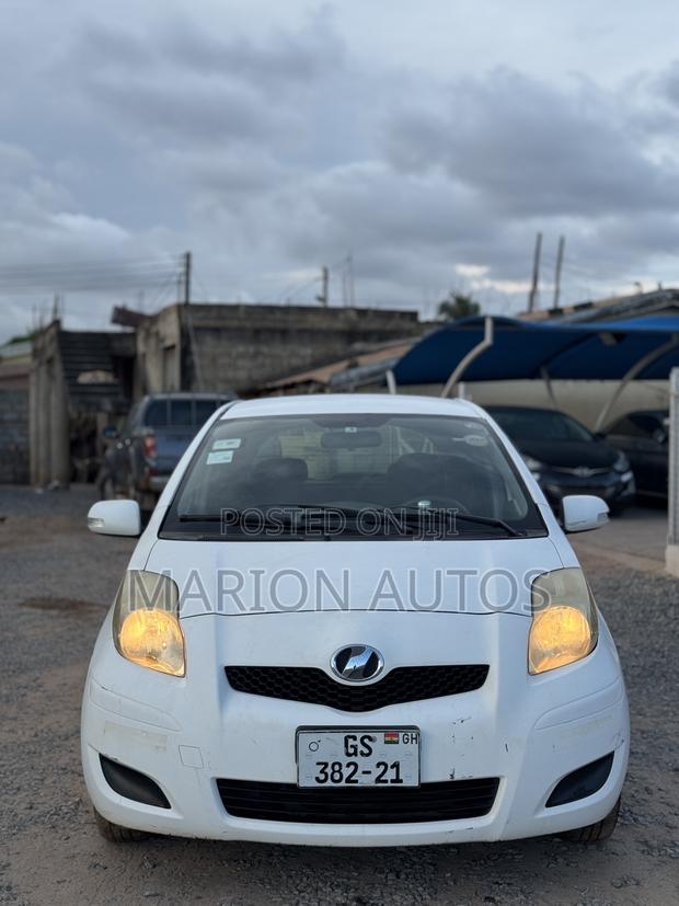 Toyota Vitz 1.3 FWD 3dr 2010 White