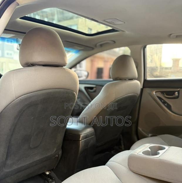 Hyundai Elantra GLS Sedan FWD (1.8L 4cyl 6M) 2013 Silver