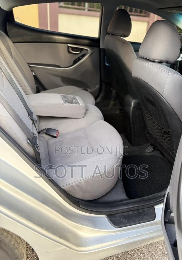 Hyundai Elantra GLS Sedan FWD (1.8L 4cyl 6M) 2013 Silver