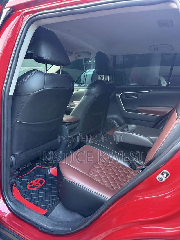 Toyota RAV4 LE AWD 2020 Red