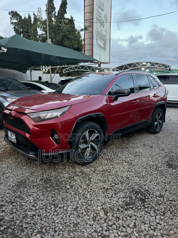 Toyota RAV4 LE AWD 2020 Red