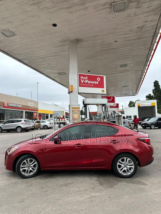 Toyota Yaris iA 1.5 FWD 2017 Red