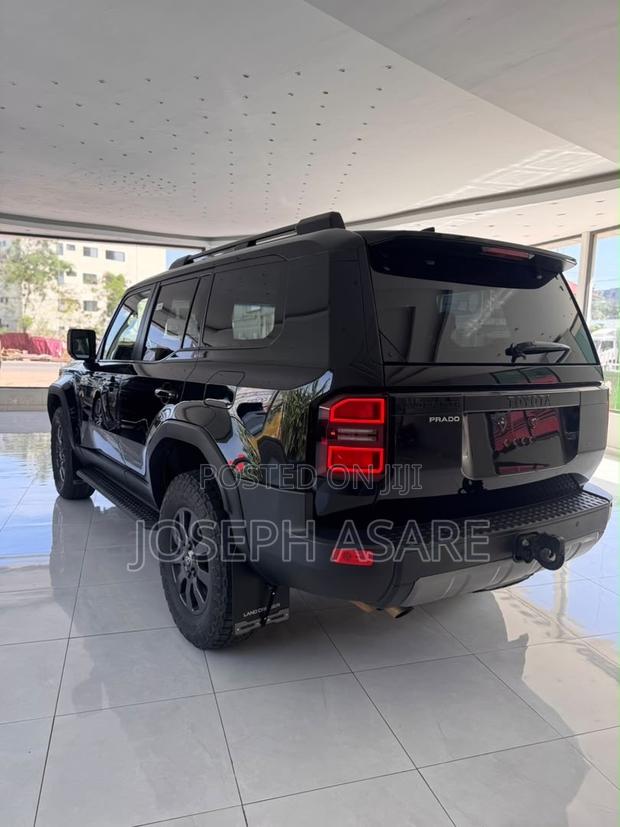 Toyota Land Cruiser Prado 2.4 Petrol 2025 Black