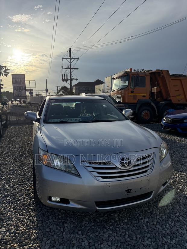 Toyota Camry 2010 Silver