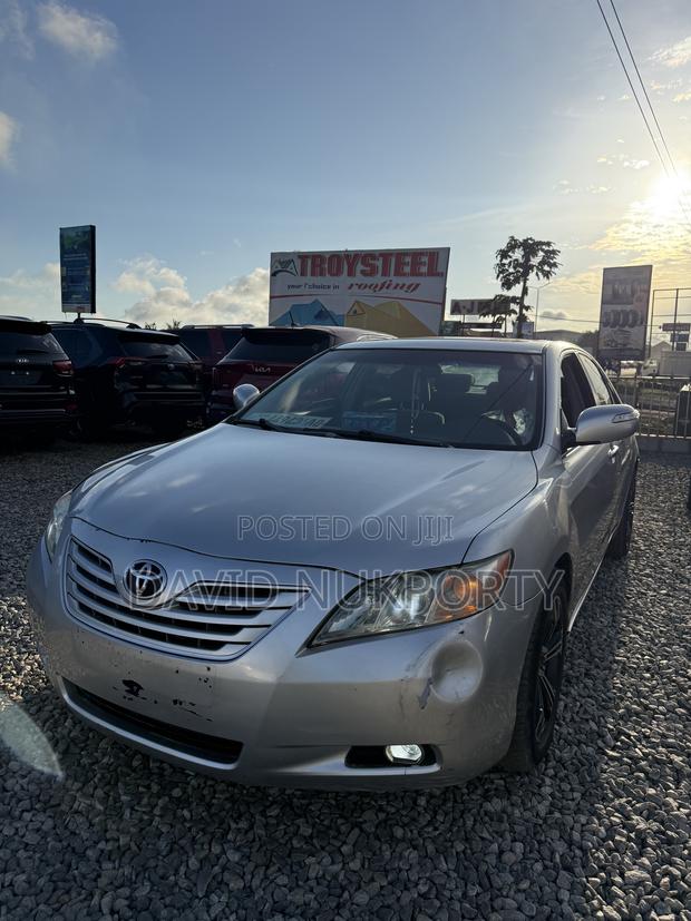 Toyota Camry 2010 Silver