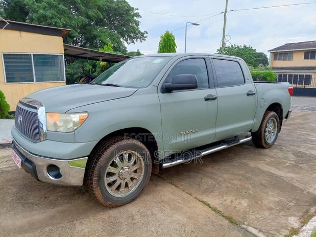 Toyota Tundra CrewMax 4x2 4.6L V8 2013