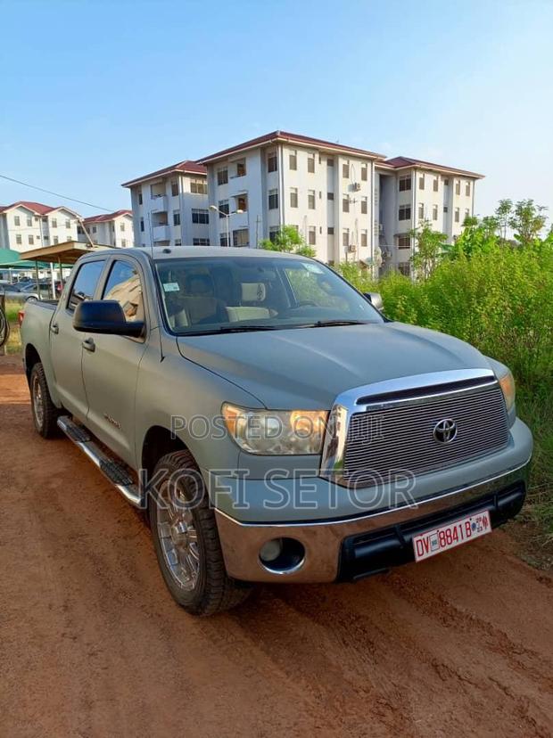 Toyota Tundra CrewMax 4x2 4.6L V8 2013