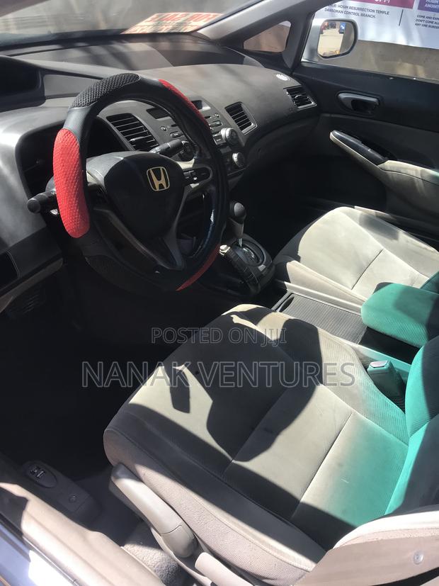 Honda Civic 1.8 5 Door Automatic 2011 Silver