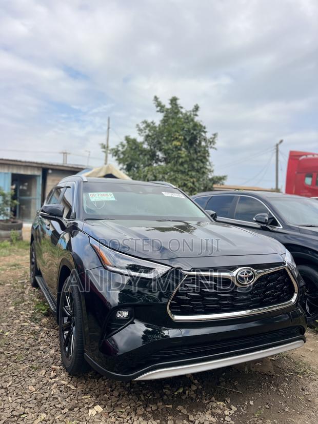 Toyota Highlander XLE AWD 2024 Black