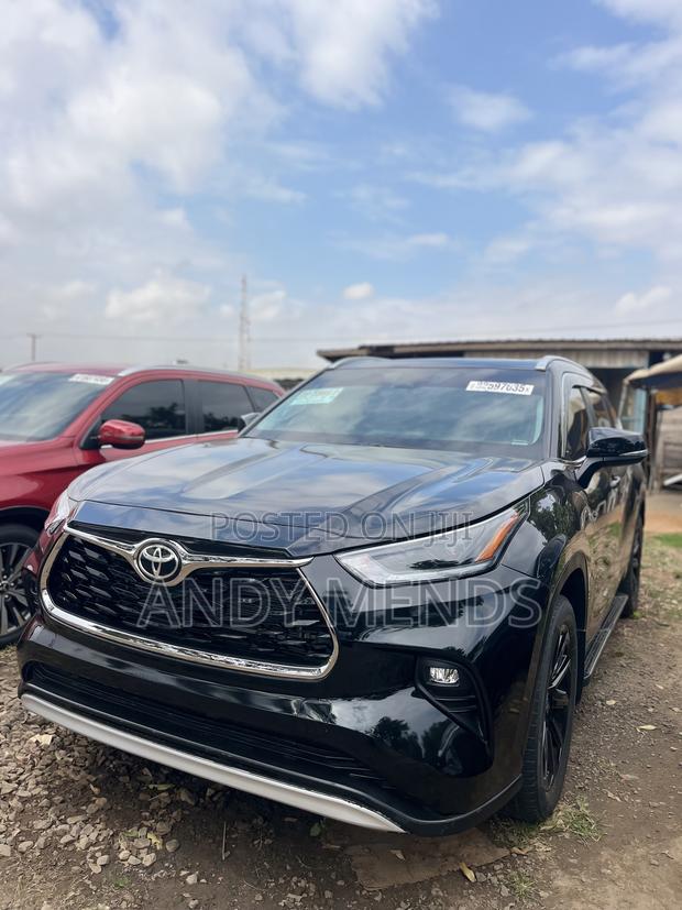 Toyota Highlander XLE AWD 2024 Black