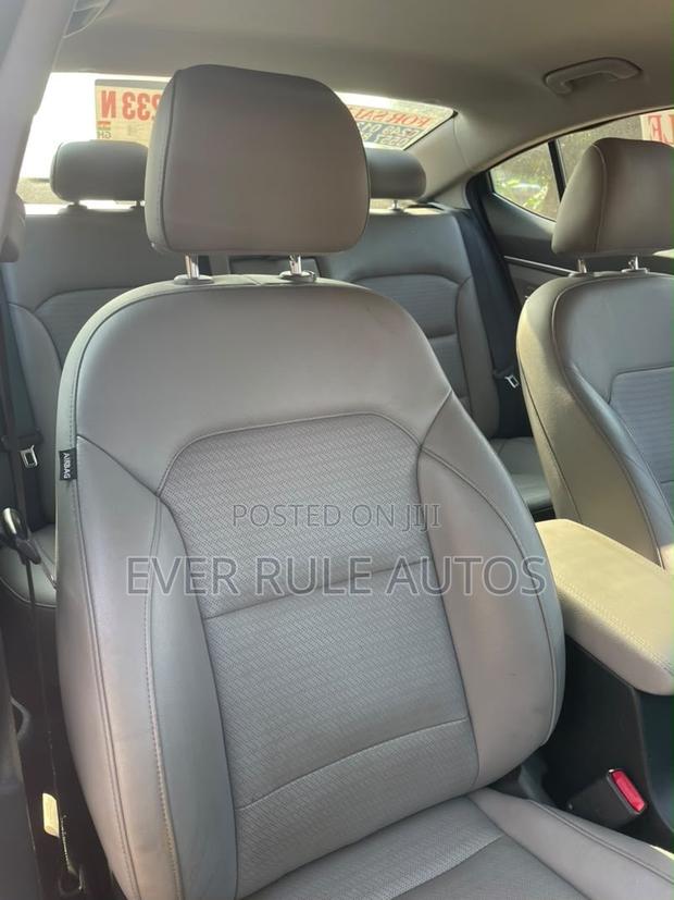 Hyundai Elantra Limited 2018 Blue