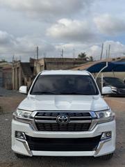 Toyota Land Cruiser 5.7 V8 2015 White for sale