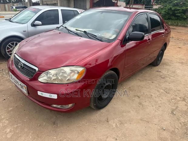 Toyota Corolla 2000 Red