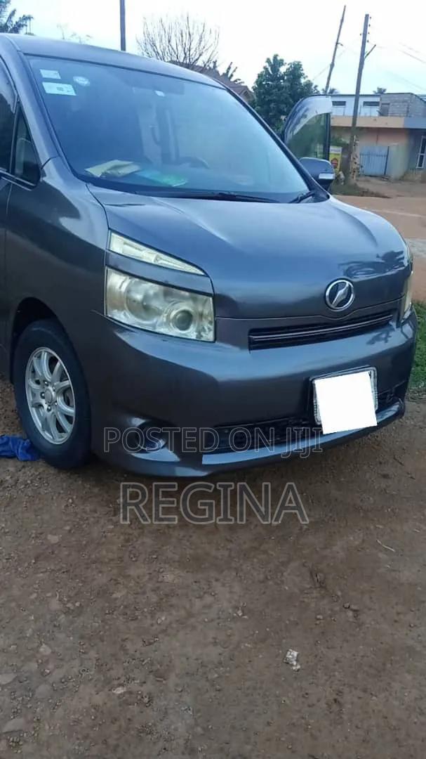Toyota Voxy 2013 Gray