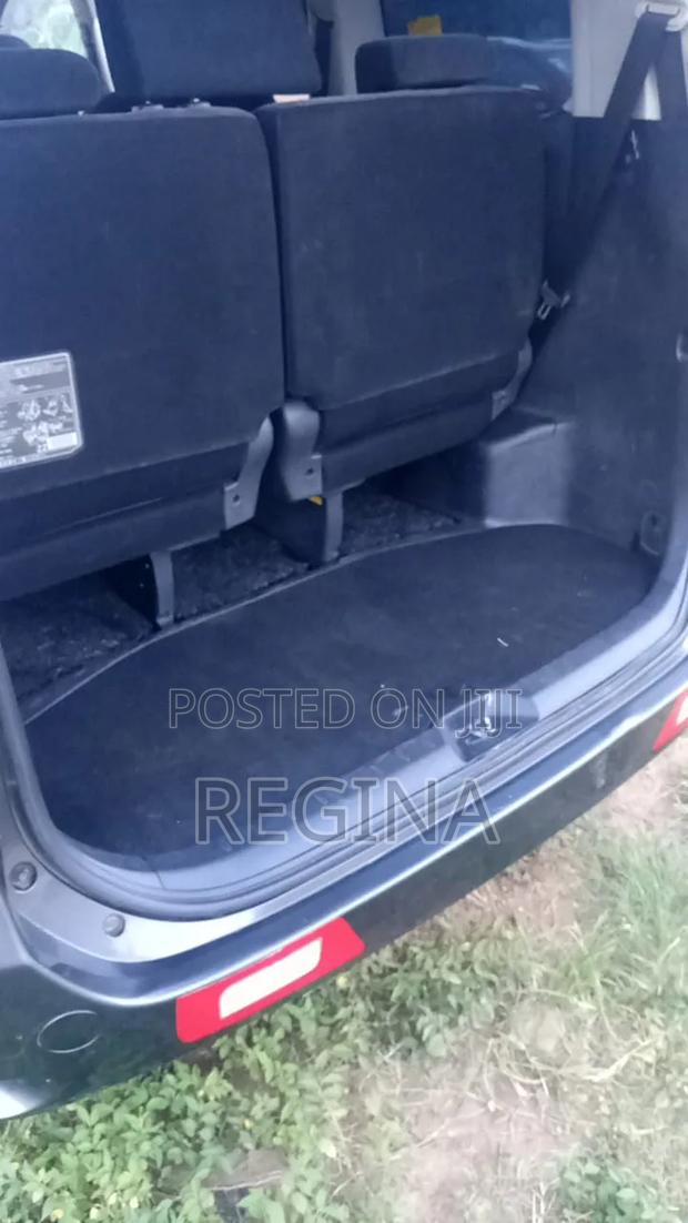 Toyota Voxy 2013 Gray