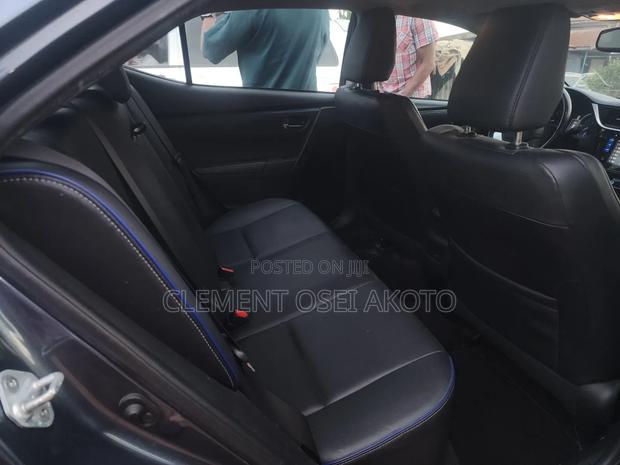 Toyota Corolla XSE (1.8L 4cyl 2A) 2018 Gray