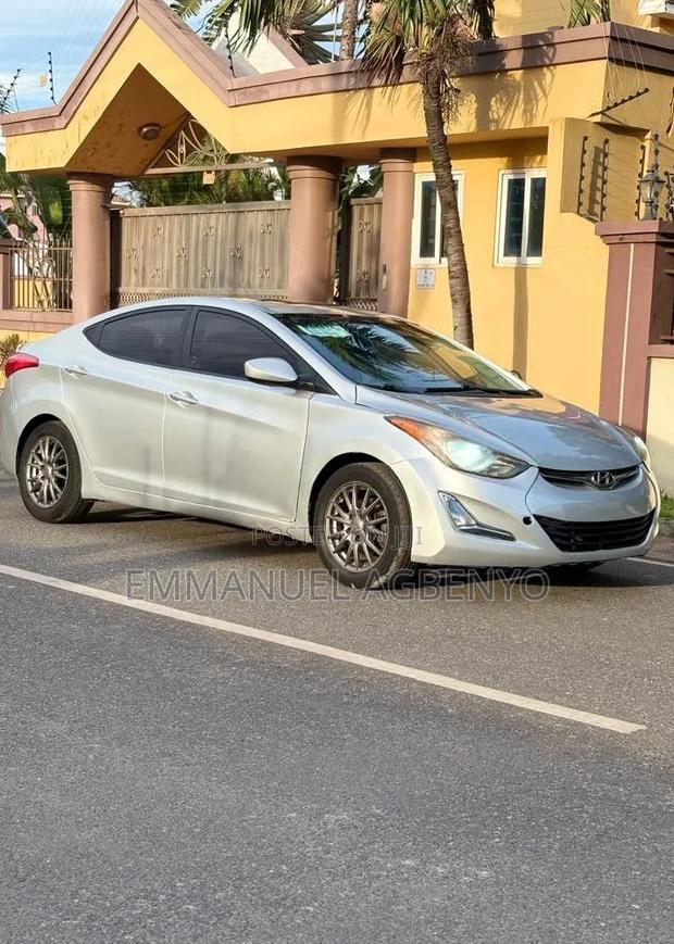 Hyundai Elantra Limited Sedan FWD (1.8L 4cyl 6A) 2013 Silver