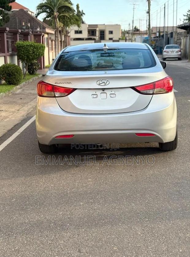 Hyundai Elantra Limited Sedan FWD (1.8L 4cyl 6A) 2013 Silver