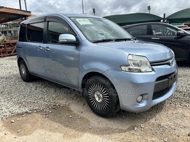 Toyota Sienta 1.5 FWD 2014 Blue