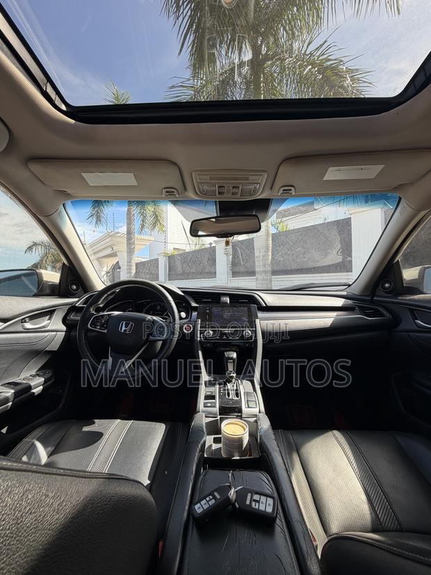 Honda Civic Touring Sedan 2018 White