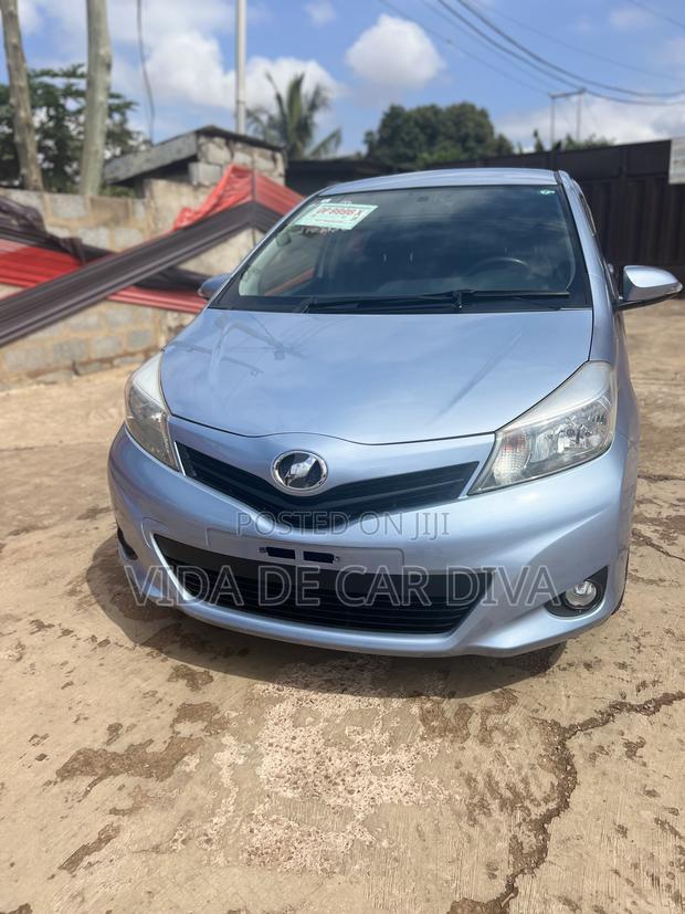 Toyota Vitz 1.3 FWD 5dr 2013 Blue