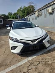 Toyota Camry SE FWD (2.5L 4cyl 8AM) 2018 White for sale