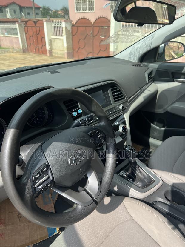 Hyundai Elantra SE 2019 Silver