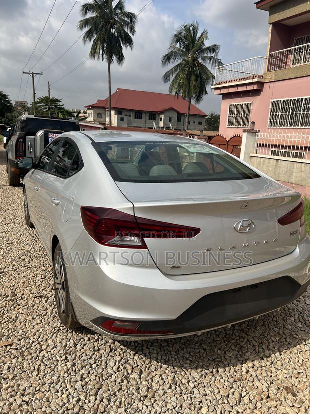 Hyundai Elantra SE 2019 Silver